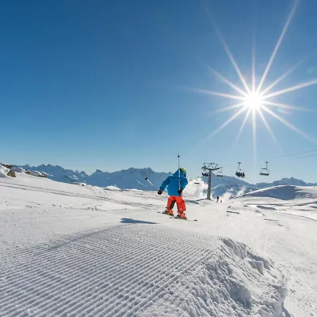 Aragon M86 By Interhome