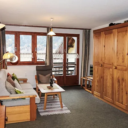 Aragon M86 By Interhome