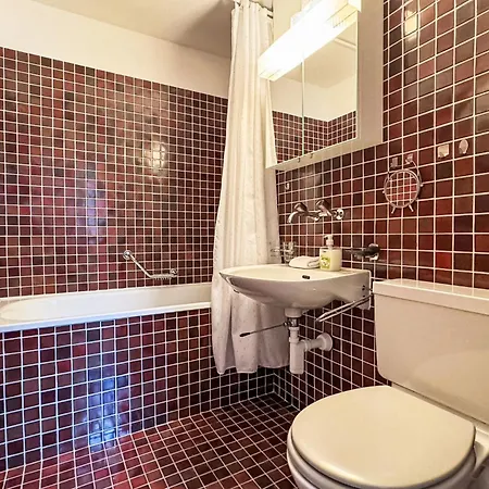 Aragon M86 By Interhome