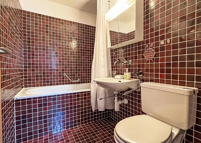 Aragon M86 By Interhome